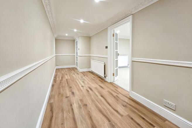 2 bed Ground Flat for sale Image 8