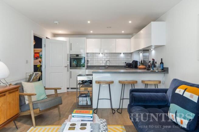 Flat 29, Egret Heights N17 9GJ-6.jpg