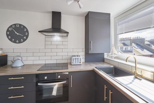 2 bed Flat for sale Image 9