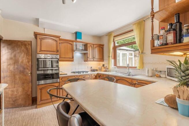 4 bed Detached for sale Image 4