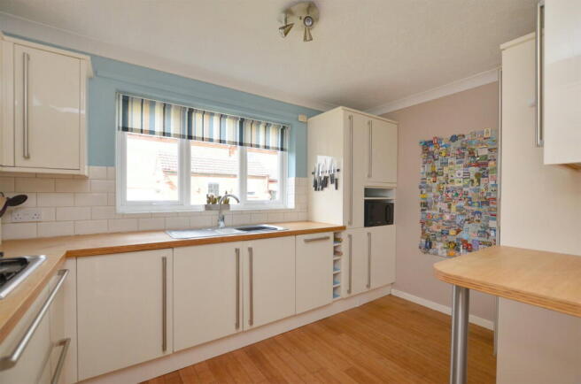 Ideal Family Home in Sought After Dersingham photo 4