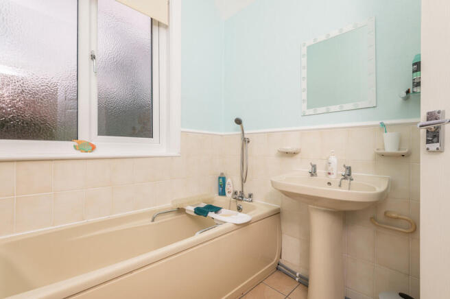 3 bed End of Terrace to rent Image 8