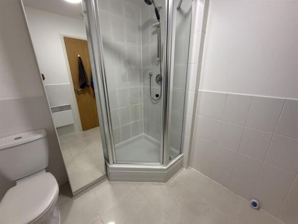 2 bed Apartment for sale Image 11