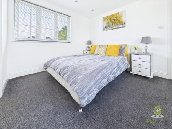 CAM01543G0-PR0132-STILL079