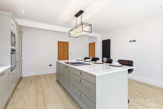 3 bed Detached Bungalow for sale Image 4
