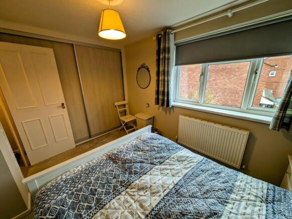 37 Cheshire Close bed 1 3.jpg