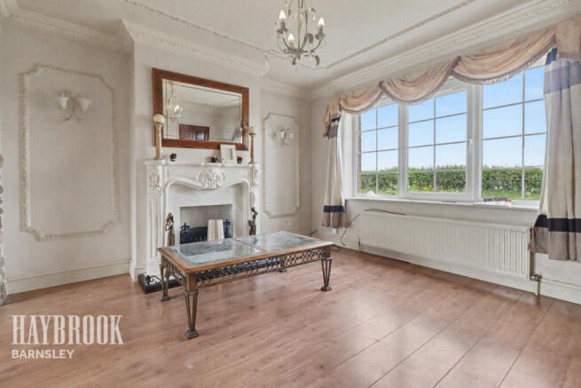4 bed Semi-Detached for sale Image 6
