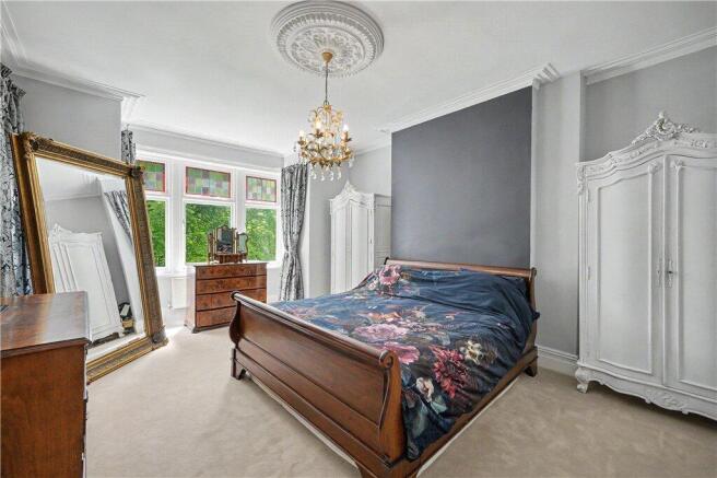 5 bed House for sale Image 9