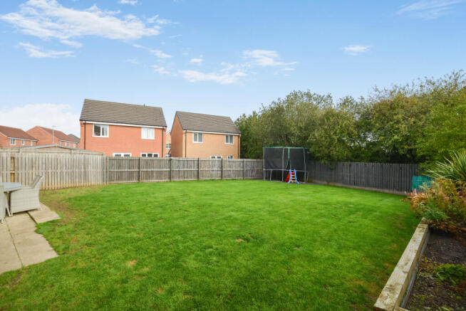 5 bed Detached for sale Image 4