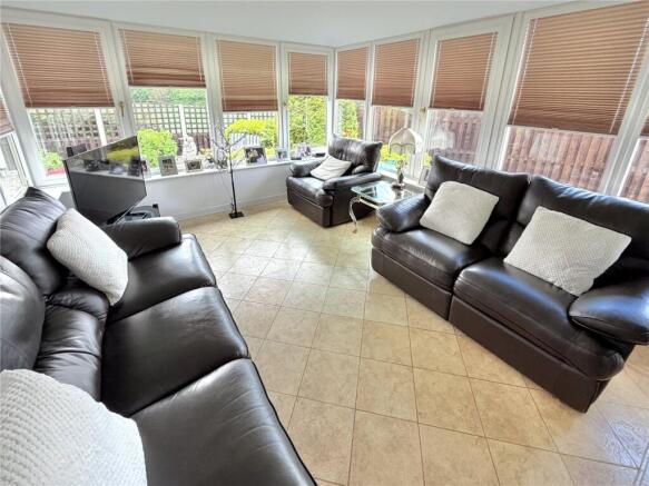 4 bed Detached for sale Image 11