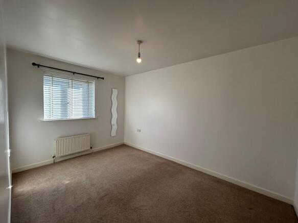 3 bed Semi-Detached to rent Image 10