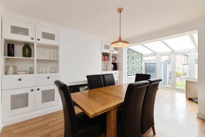 3 bed Semi-Detached for sale Image 4