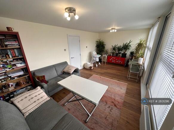 Lounge / Dining Area