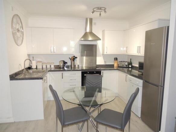 Lounge/Kitchen