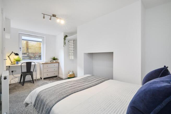 6 bed House to rent Image 8