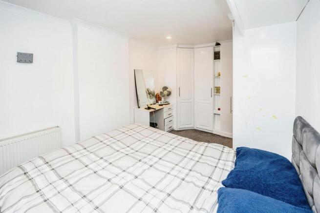 3 bed Semi-Detached for sale Image 11
