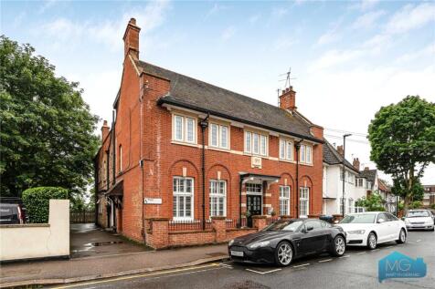 Queens Avenue, London, N21