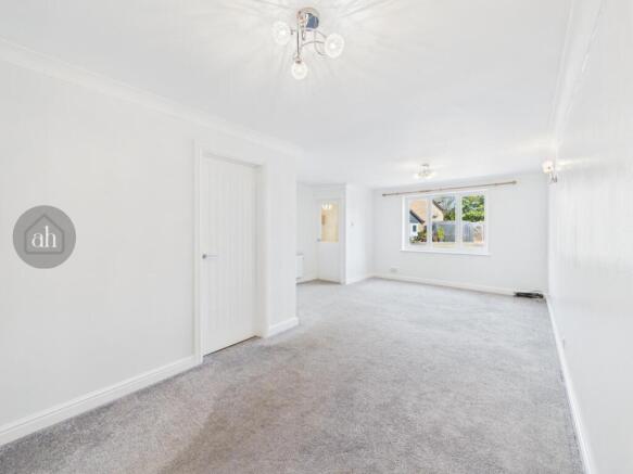Sitting/Dining Room