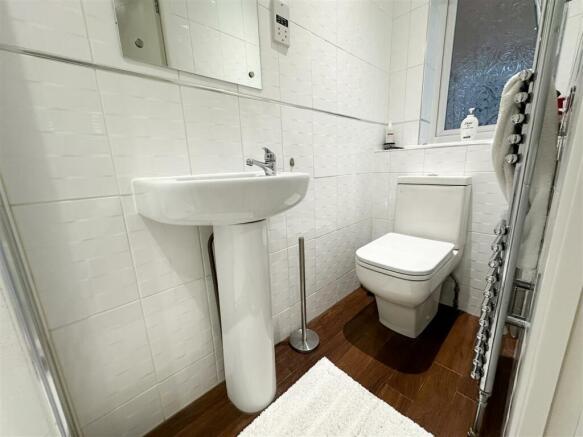 EN SUITE