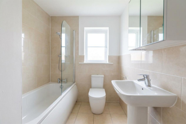 4 bed Detached to rent Image 11