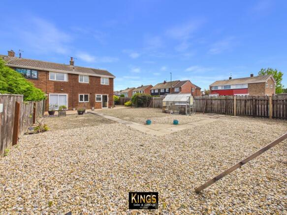 4 bed Semi-Detached for sale Image 4