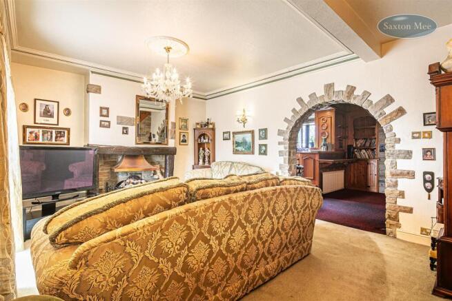 4 bed Detached for sale Image 5