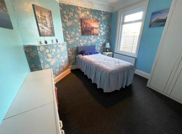 bed2.jpg