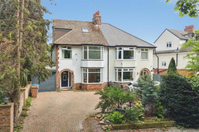 5 bed Semi-Detached for sale Image 4