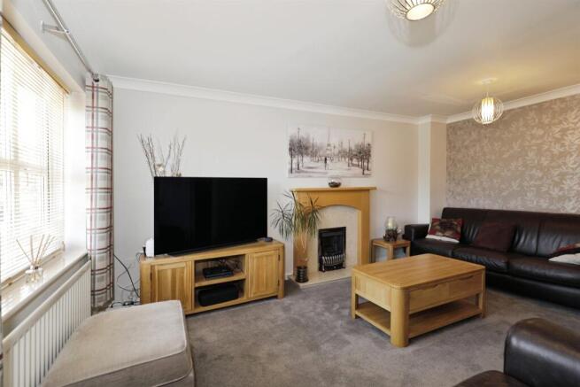 3 bed Semi-Detached for sale Image 5