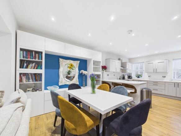 Dining & Kitchen Area