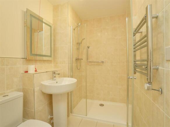 2 bed Retirement Property for sale Image 8