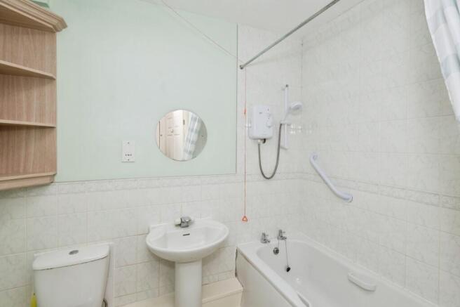 2 bed Apartment for sale Image 6