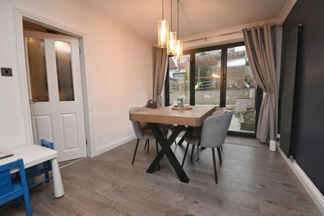 4 bed Semi-Detached for sale Image 5