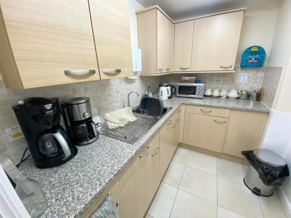 communal kitchen.jpg