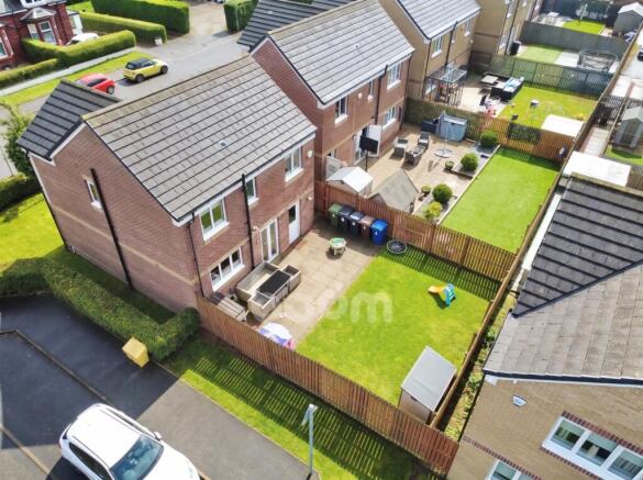 St Cuthberts Crescent, Johnstone garden pic