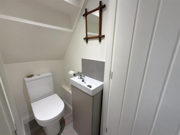 Downstairs WC.JPG