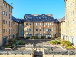 23, Estuary House, Lower Burlington Road, Bristol BS20 7BJ