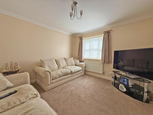 4 bed Detached for sale Image 7