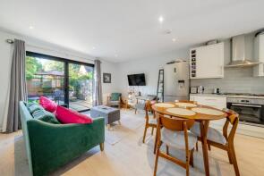 50a, Valleyfield Road, London SW16 2HR