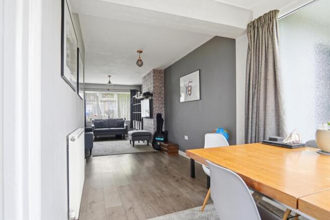 3 bed Semi-Detached for sale Image 6