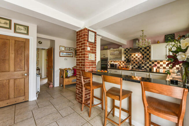 Kitchen/Breakfast...
