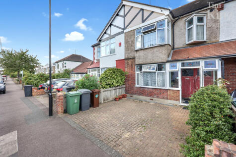 Chingford Avenue, Chingford E4