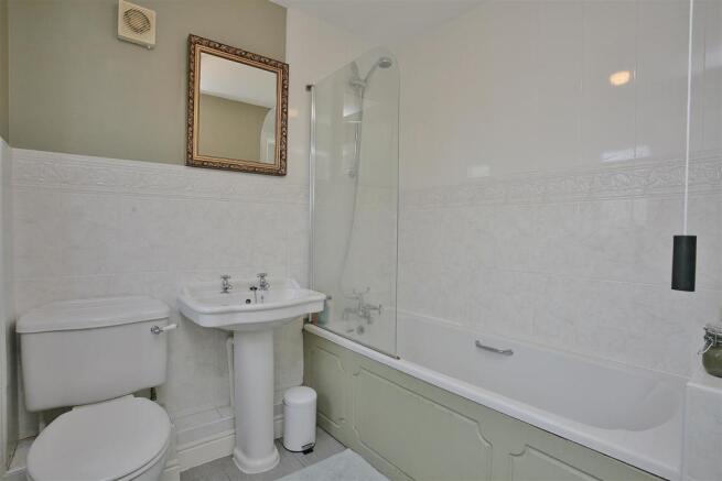Family Bathroom.jpg