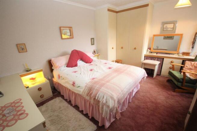 bed 1.jpg