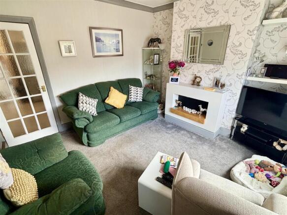 3 bed Semi-Detached for sale Image 7