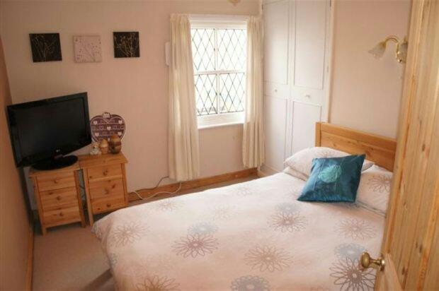 BEDROOM 1 FRONT