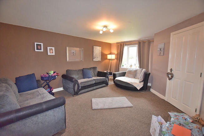 3 bed Terraced for sale Image 4