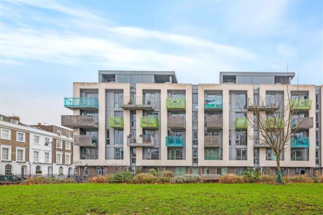 15-efa882062-JJ-HMF-Blackthorn Av-63-logo.jpg