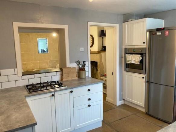 KITCHEN 2.jpg