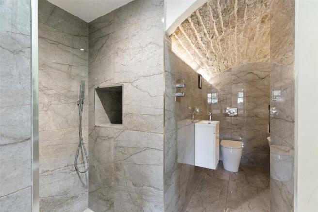 3 bed Terraced for sale Image 12